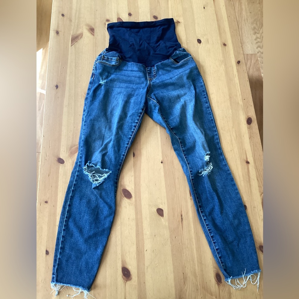 JESSICA SIMPSON MATERNITY SKINNY JEANS